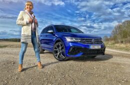 Provkörning Volkswagen Tiguan R Mia Litström Cars and Watches for Ladies