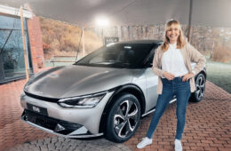 Första visning Kia EV6 Mia Litström Cars and Watches for Ladies