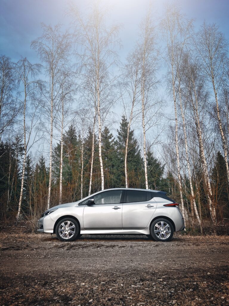 Nissan Leaf fyller 10 år Mia Litström Cars and Watches for Ladies